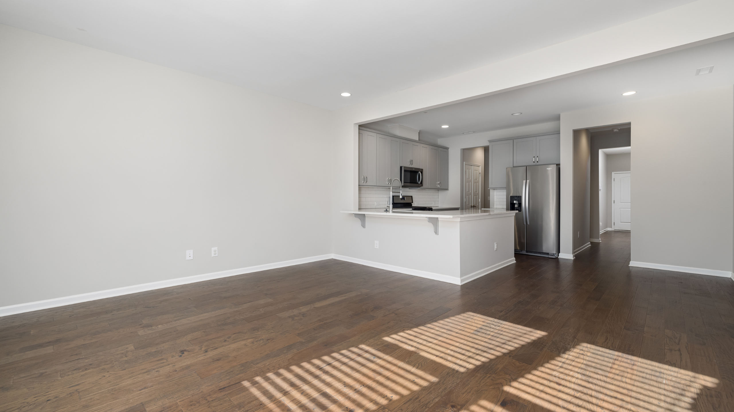 Realtor cleaning in Round Lake